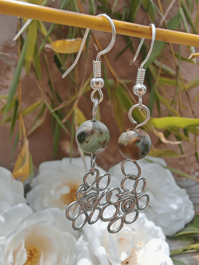 Petites fleurs, Boucles d'oreilles en turquoise du tibet