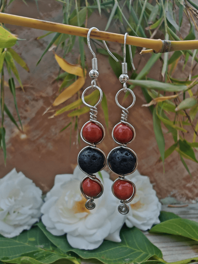 Trio antique, boucles d'oreilles jaspe rouge et pierre de lave