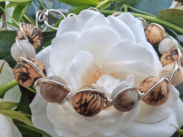 Bracelet antique Agate crazy-lace et graines d'açaï