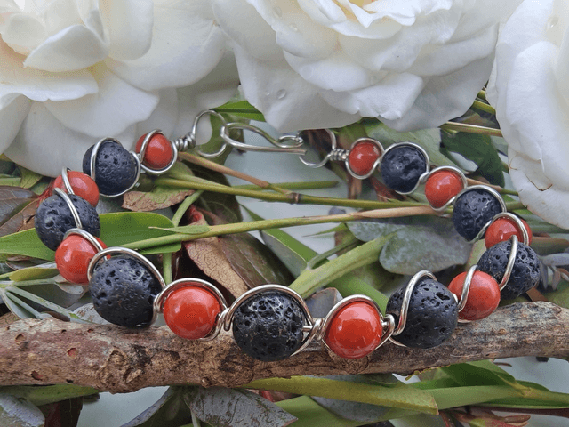 Bracelet antique jaspe rouge et pierre de lave 