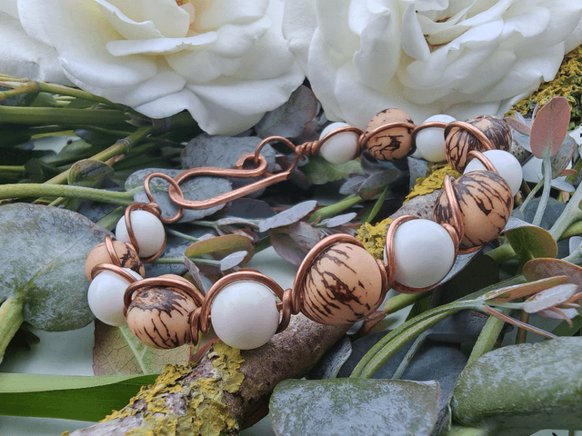 Bracelet antique graines d'acaï et coquilles de palourdes