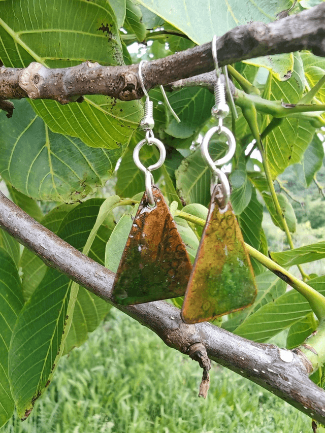 Cuivre historique, Boucles d'oreilles émail 