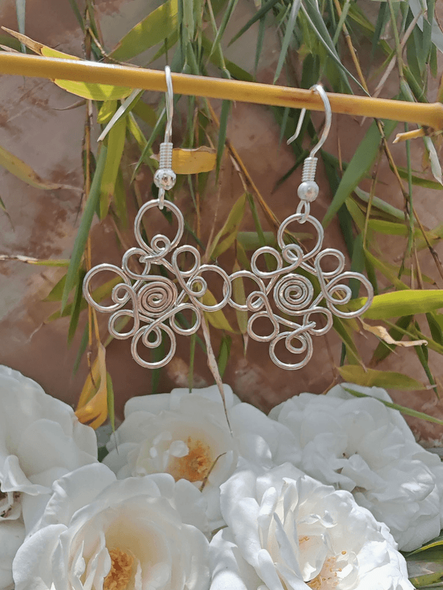 Fleur éternelle, boucles d'oreilles plaquées argent